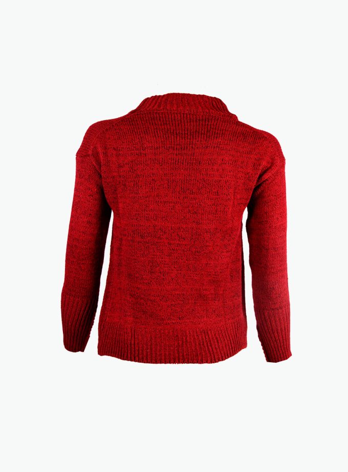 Sakura y el Sweater Burdeos