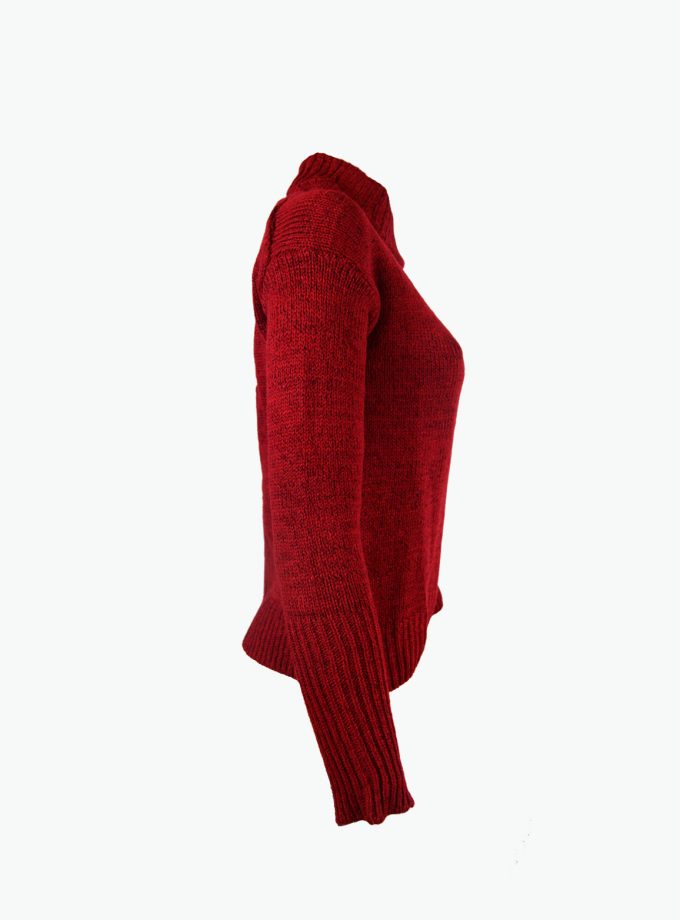 Sakura y el Sweater Burdeos